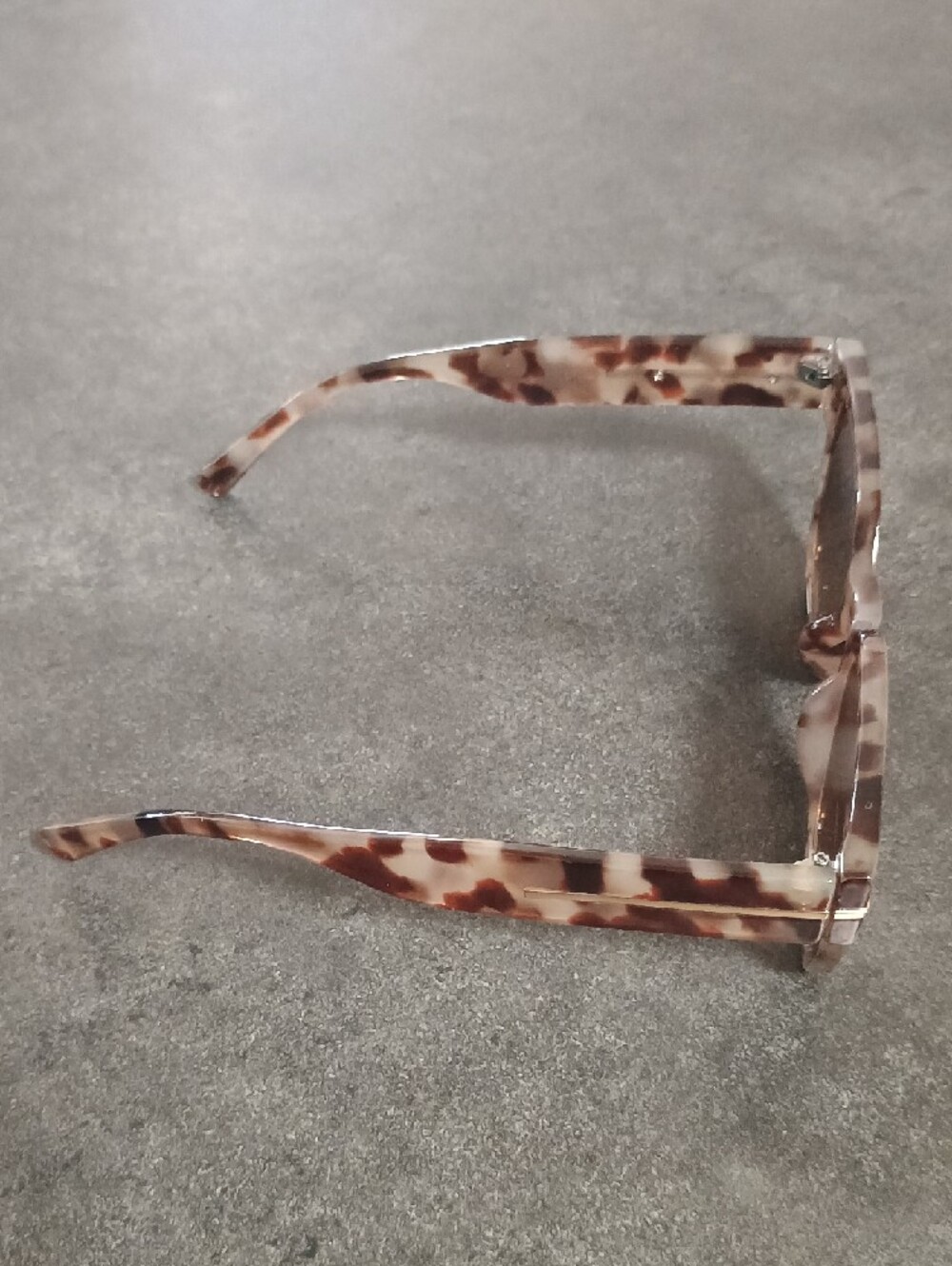 House Of Harlow 1960 Tortoiseshell Square Sunglasses - Picture 3 of 5
